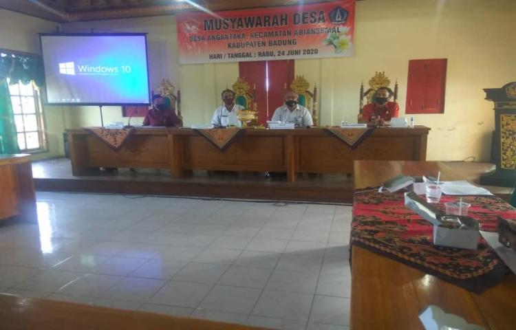 Musyawarah Desa di Desa Angantaka