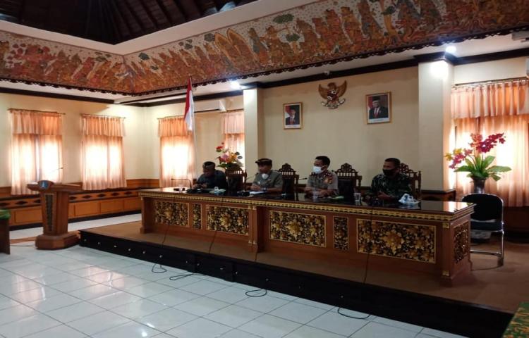 Rapat Bendesa Adat se-Kecamatan Abiansemal mengenai Pencegahan Penyebaran Virus Covid-19