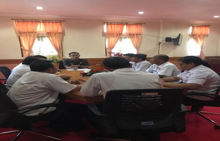 Rapat intern staf Seksi Pemerintahan dengan Bapak Camat Abiansemal