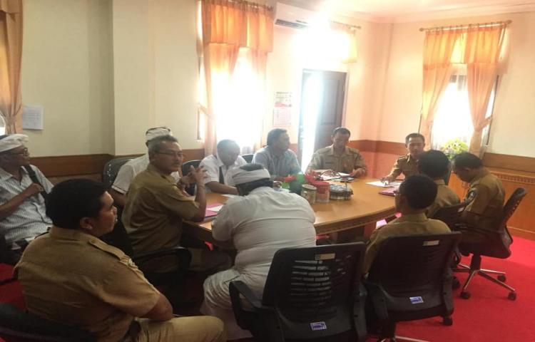 Sedang berlangsung acara Audiensi Kelian se-Desa Abiansemal Dauh Yeh Cani yang dipimpin oleh Bapak Camat Abiansemal