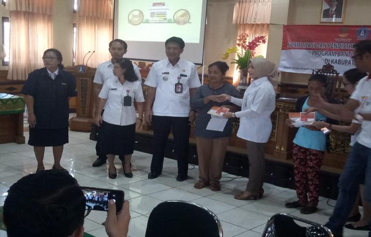 Sosialisasi dan Pendistribusian Kartu Keluarga Sejahtera (KKS) Program Bantuan PanganNon Tunai (BPNT) Di Kabupaten Badung Tahun 2019
