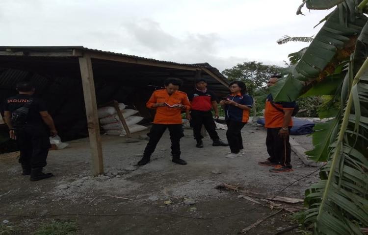 Kajian terhadap Robohnya Garasi Mobil di Jalan Sekarmukti, Desa Belok Sidan, akibat cuaca ekstrem (angin kencang dan hujan deras)