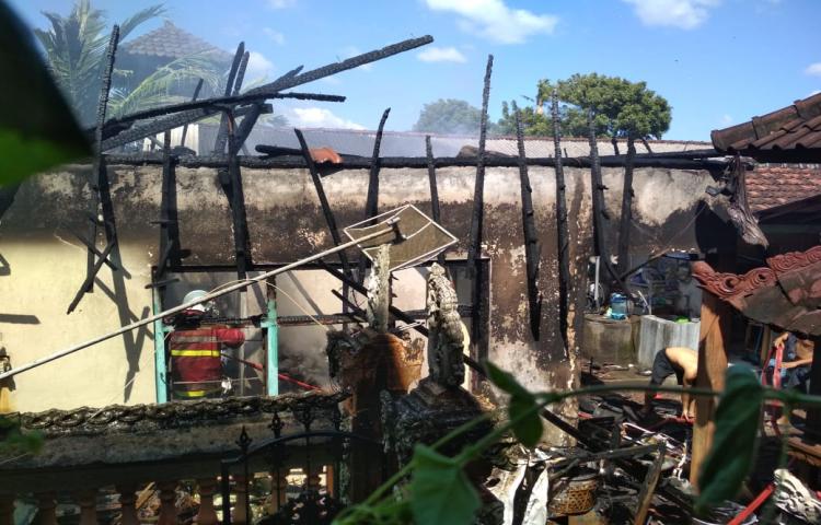 Kebakaran Rumah di Banjar Jaba Jero, Kel. Kuta, Kec. Kuta Tanggal 01 Agustus 2020