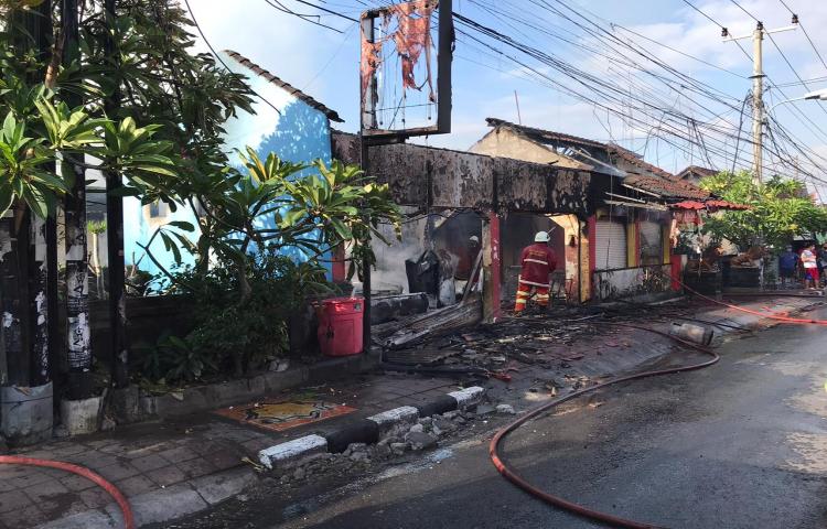Kebakaran Rumah di Jalan Raya Canggu, Banjar Pipitan, Desa Canggu, Kecamatan Kuta Utara Tanggal 03 Mei 2020
