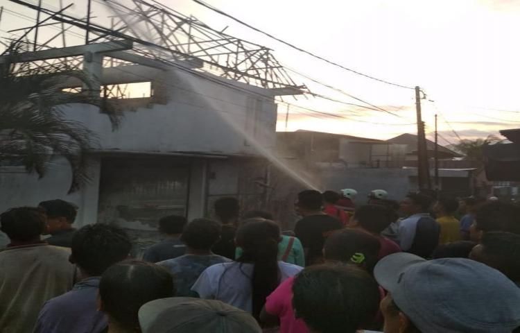 Kebakaran Sebuah Villa di Jalan Pantai Berawa, Banjar Tegal Gundul, Desa Canggu, Kecamatan Kuta Utara