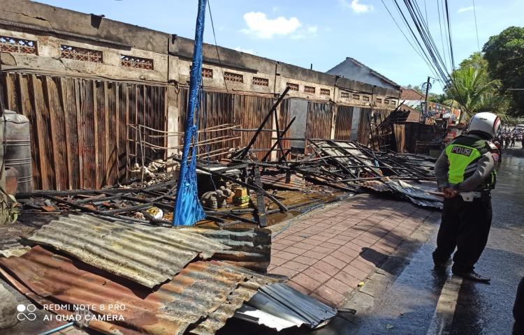 Kebakaran Toko di Jalan Raya Canggu, Banjar Anyar Kaja, Kelurahan Kerobokan, Kecamatan Kuta Utara Tanggal 06 Agustus 2020