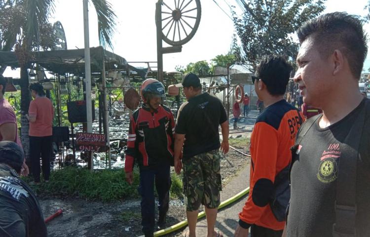 Kebakaran Toko di Jalan Raya Canggu, Banjar Pipitan, Desa Canggu, Kecamatan Kuta Utara Tanggal 20 Januari 2020