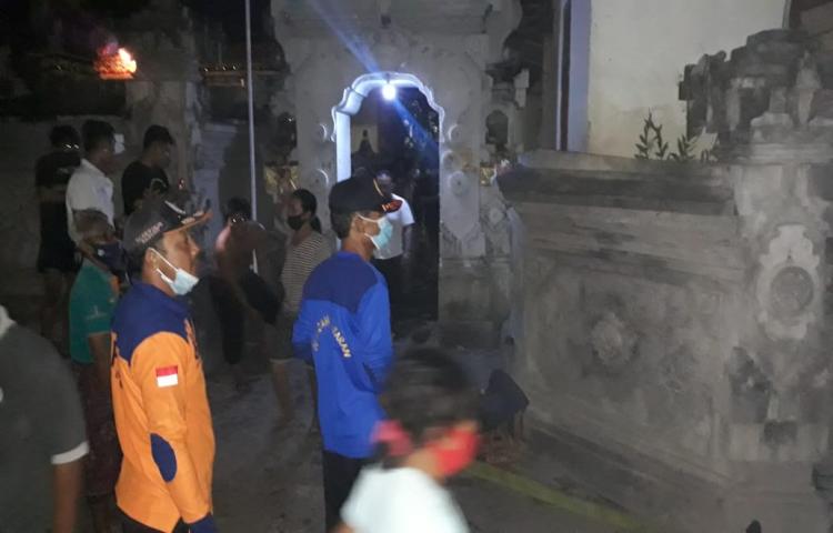 Kebakaran dapur di Jalan Raya Mambal, Banjar Trijata, Desa Mambal, Kecamatan Abiansemal Tanggal 20 Oktober 2020