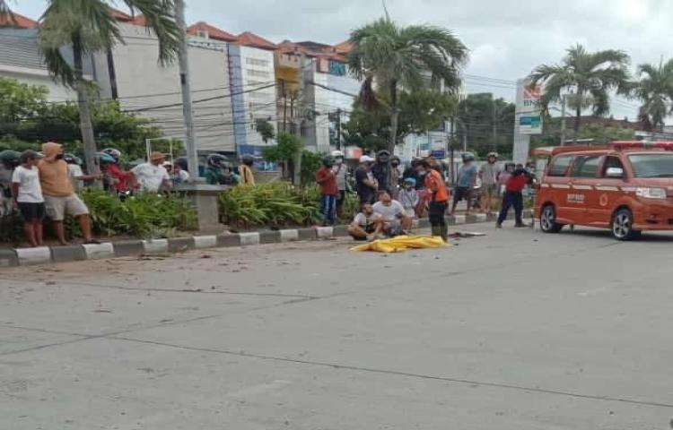 Kecelakaan di Jalan Sunset Road, Kelurahan Seminyak, Kecamatan Kuta Tanggal 21 Juni 2020