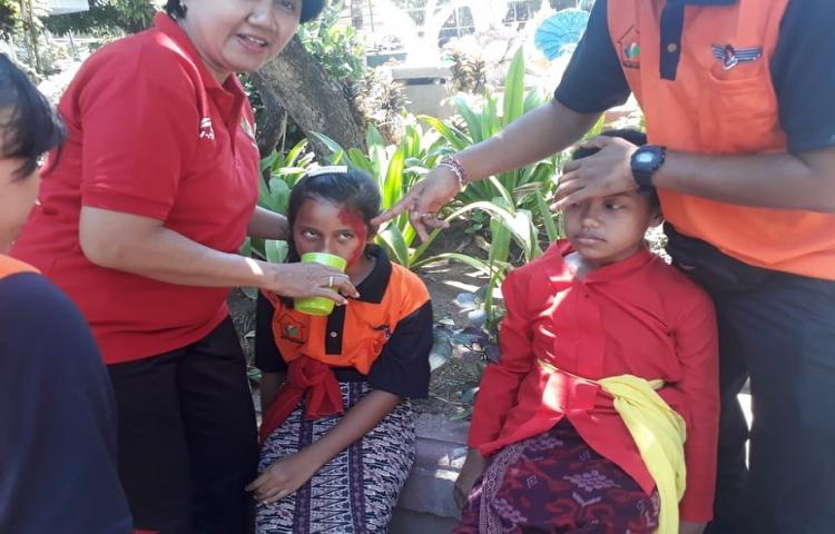 Kegiatan Simulasi Serangkaian Acara Pembentukan Sekolah Aman Bencana di SD 5 Kuta