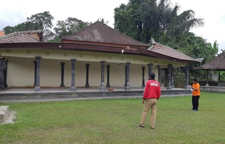 Survey persiapan rehabilitasi Bale Pura Puseh Desa adat Sulangai Kecamatan Petang