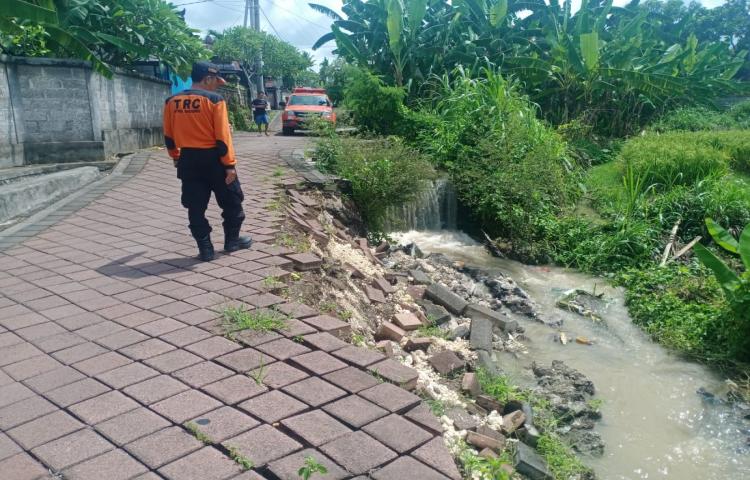 Tanah Longsor di Banjar Bebengan Abianbase, Desa Tangeb, Kecamatan Mengwi Tanggal 06 Maret 2020
