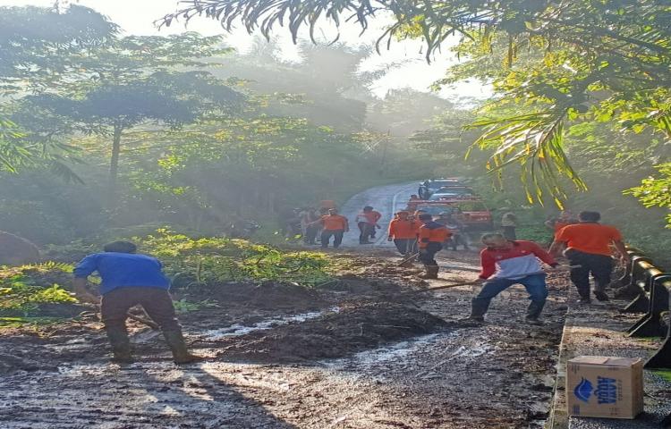 Tanah Longsor di Banjar Jempanang, Desa Belok Sidan, Kecamatan Petang Tanggal 01 Maret 2020