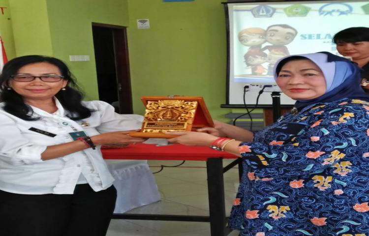 Kunjungan Kerja Dinas Pengendalian Penduduk dan Keluarga Berencana Kabupaten Kuningan di Kampung KB Desa Tibubeneng, Kuta Utara