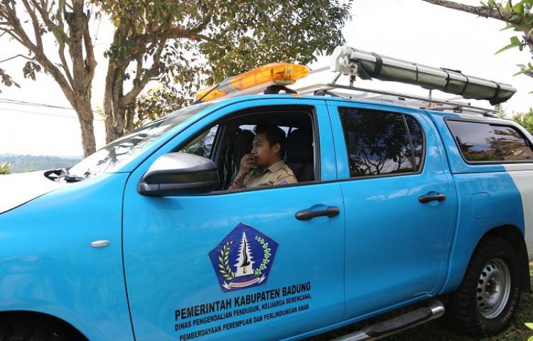 Mobil Unit Penerangan (MUPEN) di Desa Belok Sidan, Kecamatan Petang, Kabupaten Badung.