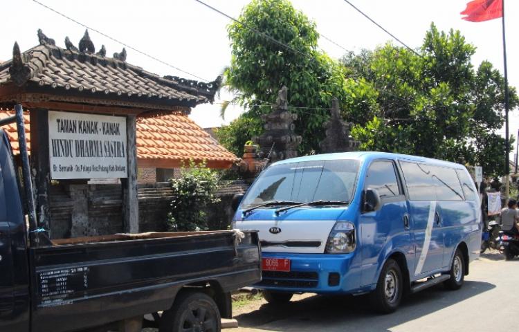 Mobil Unit Penerangan di Banjar Semanik, Desa Plaga, Kecamatan Petang.