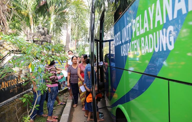 Pelayanan PapSmear di Kantor Lurah Sading