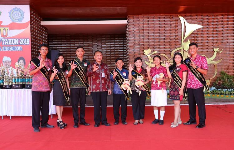 Penyerahan Hadiah Juara Duta Genre pada Harganas XXV