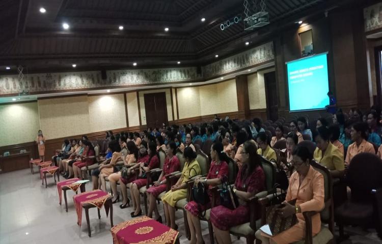 Seminar Peningkatan Peran Perempuan