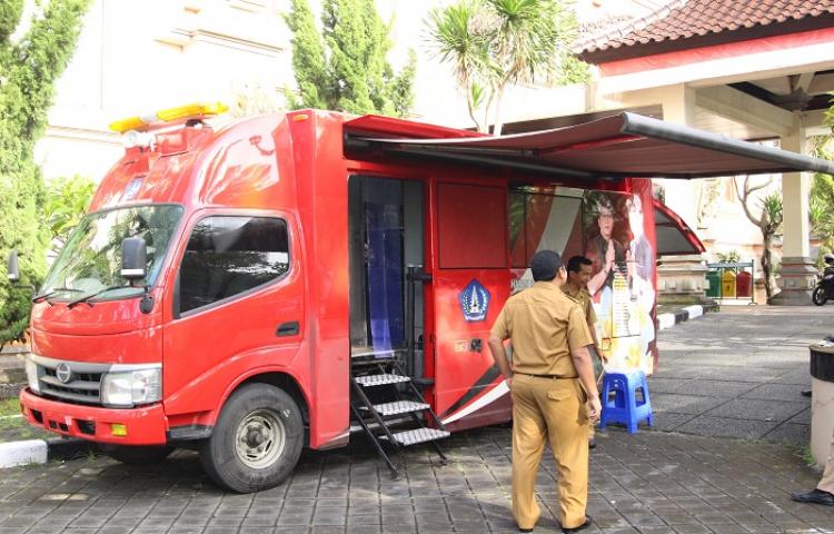 Uji Coba Mobil Pelayanan Kesehatan Reproduksi