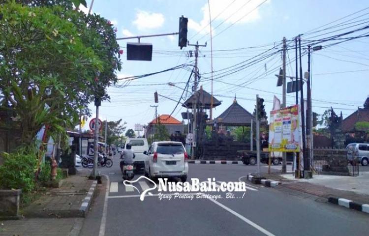 Arus Lalu Lintas Kacau Akibat Traffic Light Padam