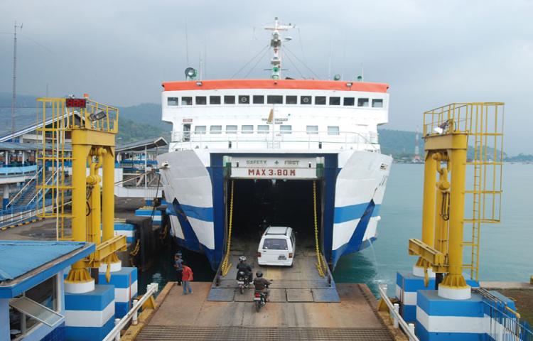 Mulai 15 Agustus 2018, ASDP Resmi Berlakukan Pembayaran Nontunai di 4 Pelabuhan Utama