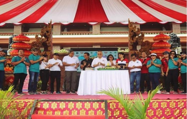 Garba Sari Wujudkan Generasi Sehat Indonesia Unggul Tema Hari Kesehatan Nasional Ke-55 di Kabupaten Badung