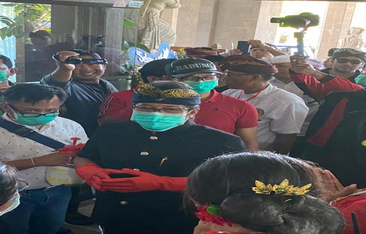 Gerakan Serentak Desinfeksi Massal Area Publik di Areal Pusat Pemerintah (Puspem) Badung.