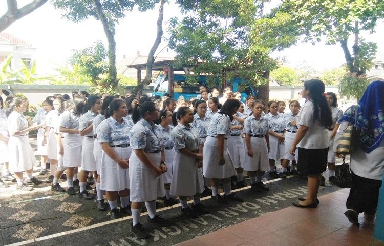 Dinas Kesehatan Badung Laksanakan Vaksinasi Kanker Serviks pada  Siswi SMAN/SMKN se-Kabupaten Badung.