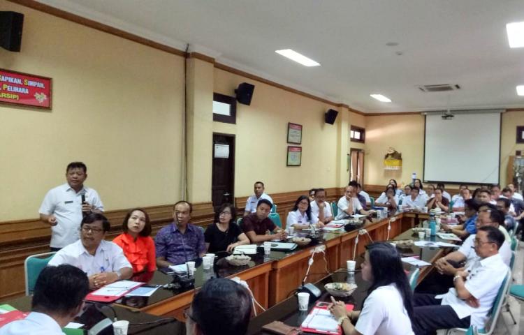 Sosialisasi Pengolahan Limbah Bahan Berbahaya dan Beracun (B3)