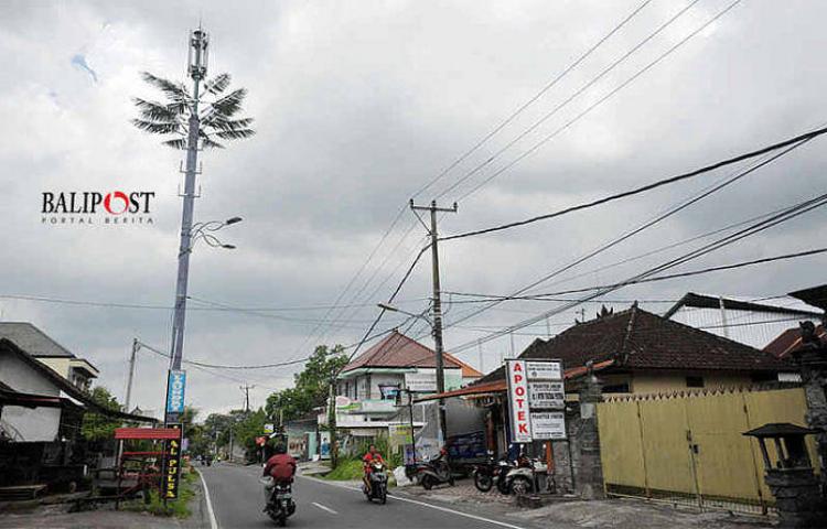 DISKOMINFO BANGUN PULUHAN TOWER KAMUFLASE