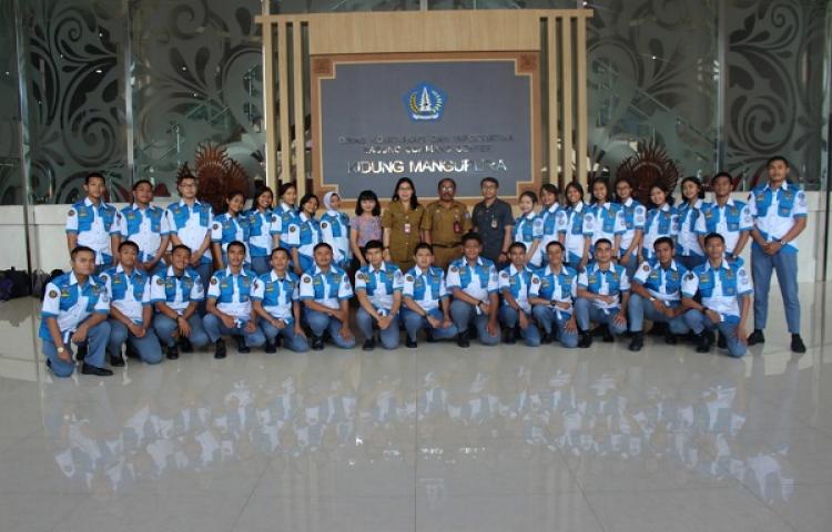 Kunjungan SMK Penerbangan Cakra Nusantara