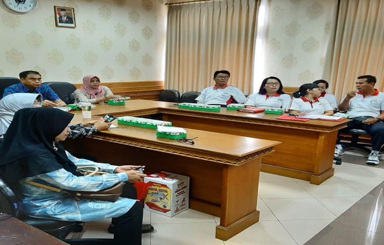 Menerima kunjungan kerja dari Dinas Koperasi, UKM dan Tenaga Kerja Kota Banjarmasin
