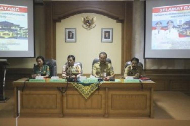 ARSIP NASIONAL REPUBLIK INDONESIA  (ANRI) MELAKSANAKAN AUDIT KEARSIPAN DI DINAS LINGKUNGAN HIDUP DAN KEBERSIHAN KABUPATEN BADUNG