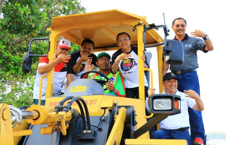 Apresiasi World Clean UP Day , Gubernur Koster Luncurkan "Kita Bersihkan Sampah (KBS)"