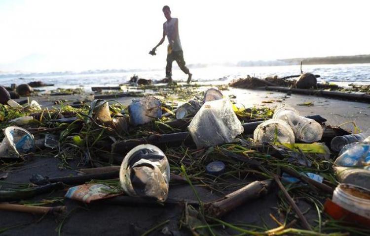 Hari Lingkungan Hidup Sedunia: Setop Sampah Plastik