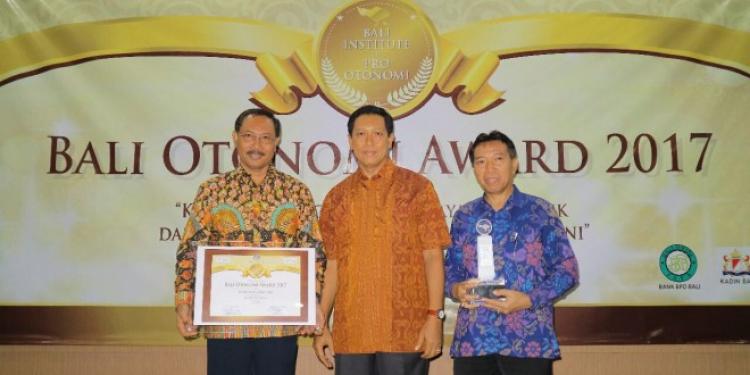 INOVASI GOJEK SAMPAH PLASTIK (GO.TIK) KABUPATEN BADUNG MERAIH PENGHARGAAN BALI OTONOMI AWARD 2017, MEWAKILI INDONESIA DIAJANG KOMPETISI INOVASI DUNIA 2018
