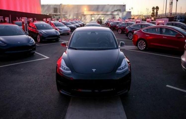 Ironis, Tesla Didenda karena Polusi Udara