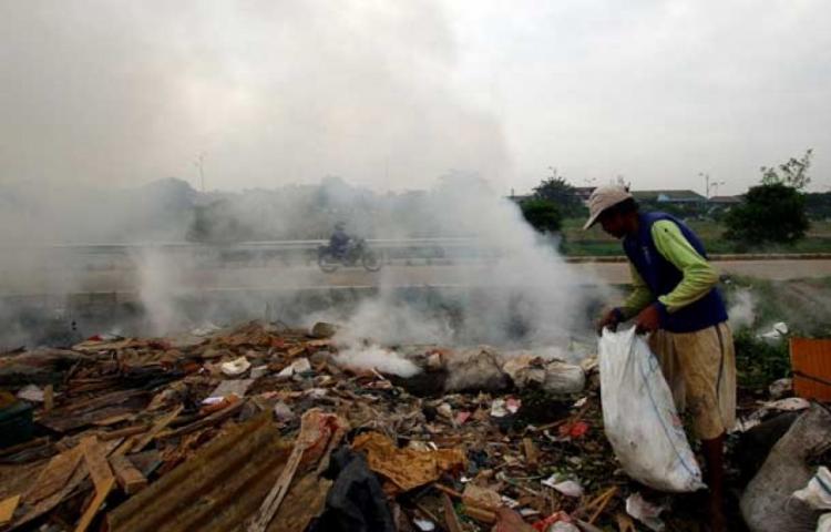 Mataram Kembangkan Mesin Bakar Sampah tanpa Asap