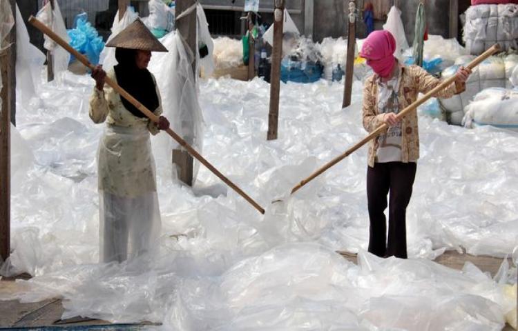 Per 1 Desember, Bogor Larang Penggunaan Plastik di Mal