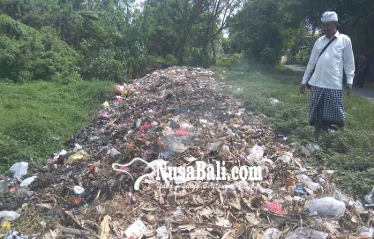 Warga Keluhkan Pembakaran Sampah