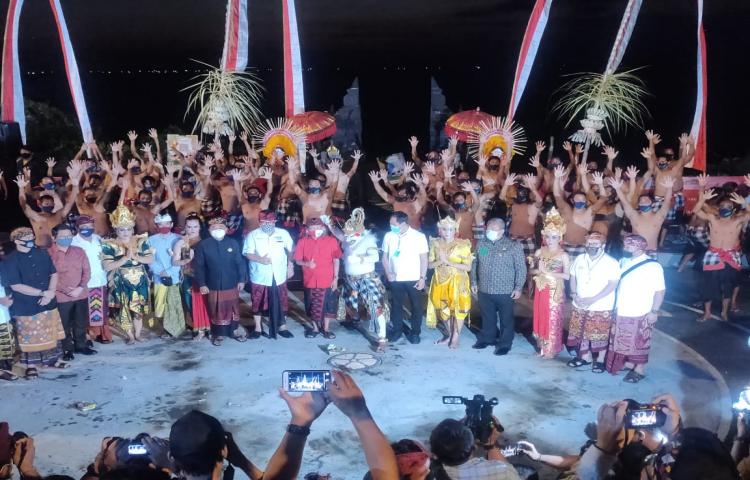 Objek Wisata Uluwatu Siap Menerima Wisatawan dengan Mempersembahkan Pementasan “Tari Kecak New Normal”