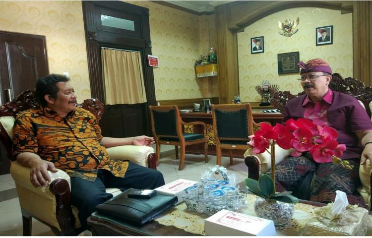 Kunjungan Persahabatan Kepala Disperinaker Sukoharjo