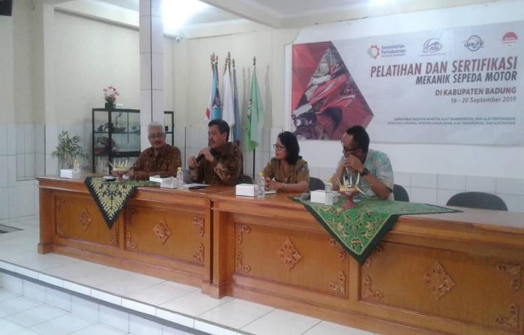 Pembukaaan Pelatihan dan Sertiflkasi Mekanik Sepeda Motor di Kabupaten Badung