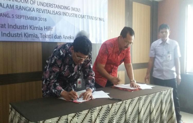 Penandatanganan MoU antara Dirjen Industri Kimia,Tekstil dan Aneka dengan Dinas Perindustrian dan Tenaga Kerja Pemerintah Kabupaten Badung