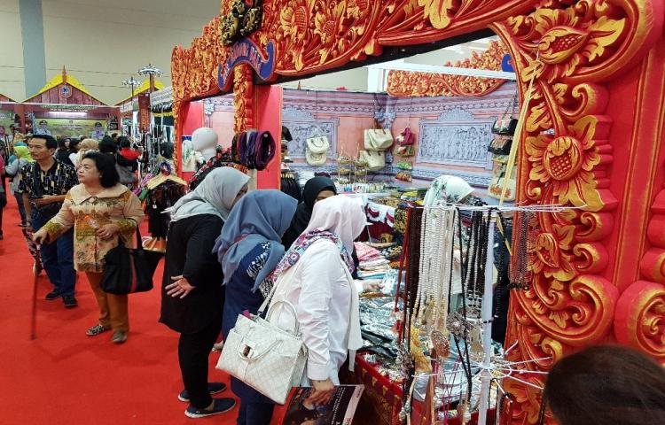 Pengenalan Produk IKM Badung melalui Pameran INACRAFT 2018
