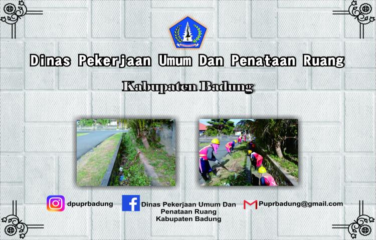 Sedang berlangsung pengurasan got terbuka ruas jalan pasekan-tumbak bayuh kecamatan mengwi