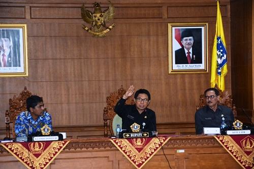 Badung Gelar Pembinaan Peningkatan Pelayanan Publik, Adi Arnawa : Kebangkitan Nasional Momentum Meningkatkan Pelayanan Publik