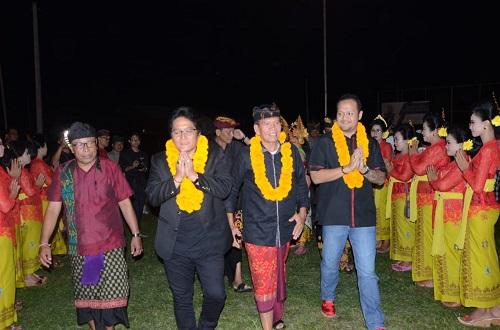 Buka Porsenides Desa Sedang Bupati Komit Ringankan Beban Masyarakat dan Entaskan kemiskinan