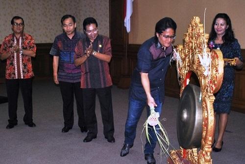 Buka Seminar Kesehatan Nasional Bupati Giri Prasta : Komit Optimalkan Layanan Kesehatan, Badung Menuju Indeks Kebahagiaan